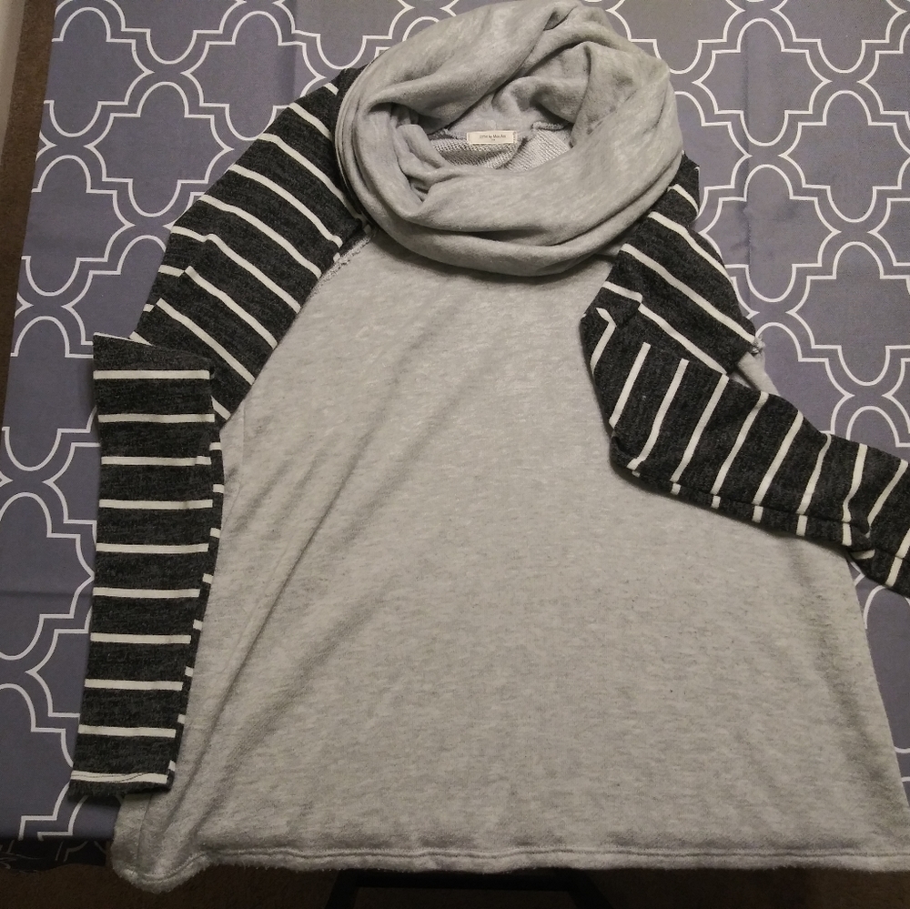 Long sleeve sweater